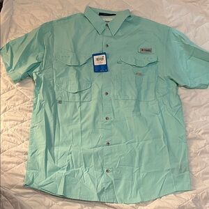 Columbia Men's Light Green Casual Button Down Shirt